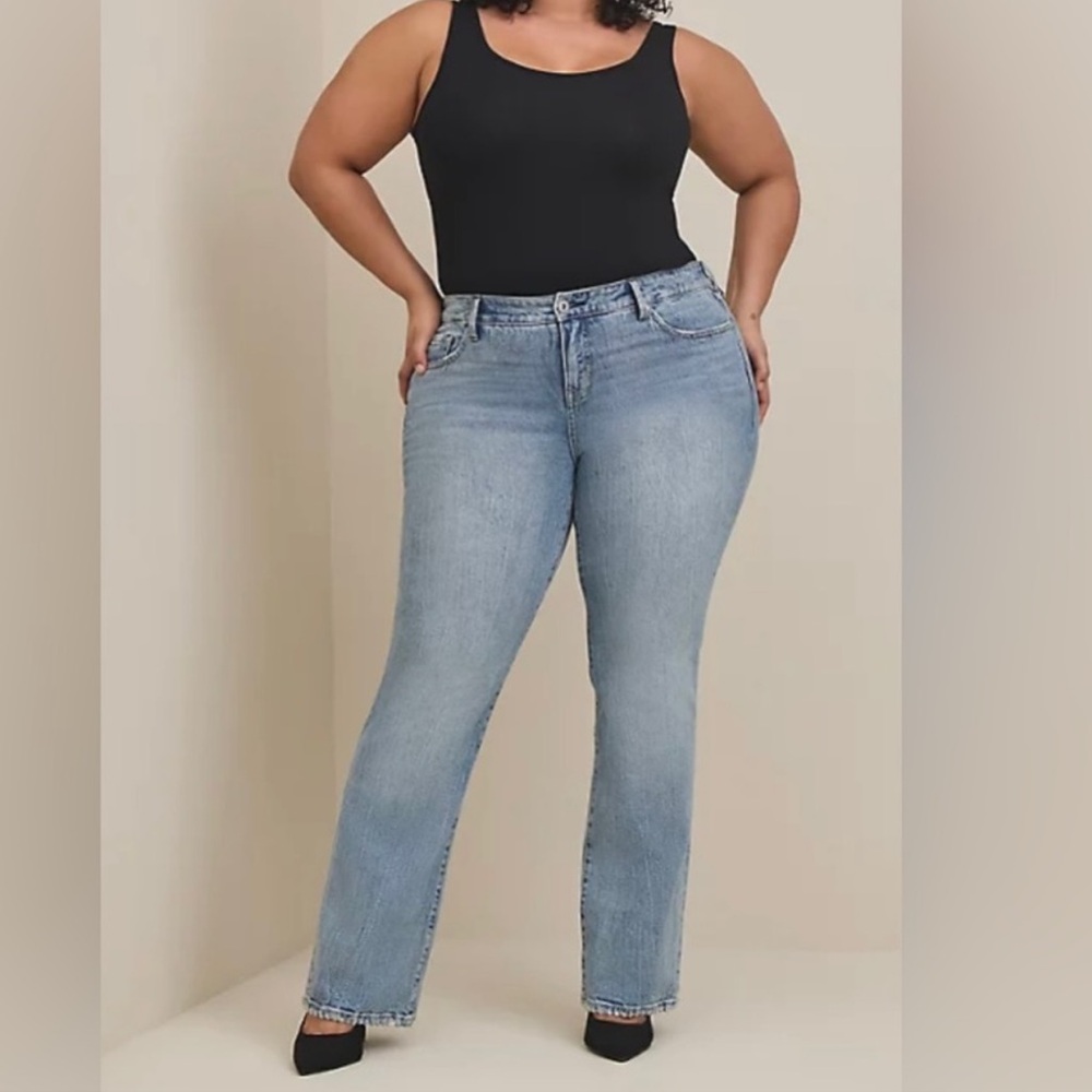 Torrid Slim Boot Cut Denim Mid-Rise Jeans Plus Size 24R Stretch Med Wash New